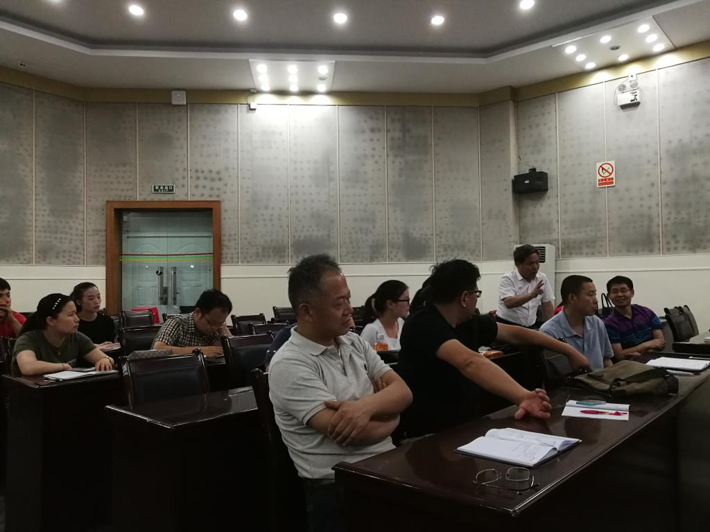 陈大文教授做客365英国官网“名家讲坛”暨“思想道德修养与法律基础”集体备课会