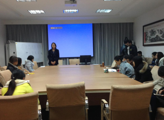 365英国官网举办研究生学术科研经验交流分享会