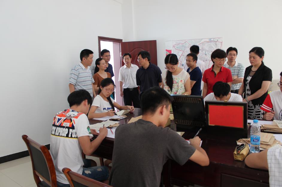 省人社厅副厅长董长麒调研365英国官网学生实习实训工作